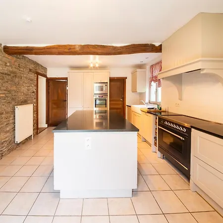 Riverside Retreat, Ardennes * ורס סור-סמואה